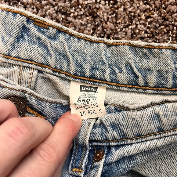 Levi’s High-Rise Light Blue Denim Jean Shorts - Picture 9 of 10